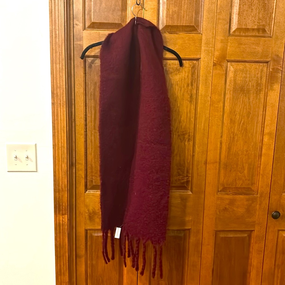 Banana Republic NWT scarf